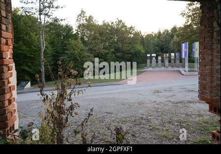 CROATIE, Pakrac, après-guerre de la guerre entre serbes et croates 1991-95, mémorial des soldats croates tués / KROATIEN, Pakrac, Kriegsfolgen des Balkankrieges zwischen Serben und Kroaten 1991-95, Kroatisches Kriegsdenkmal für gefallene Soldaten Banque D'Images