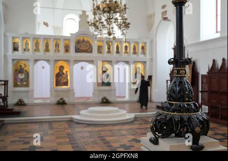 CROATIE, Pakrac, après-guerre de la guerre entre serbes et croates 1991-95, détruit et reconstruire l'église orthodoxe serbe / KROATIEN, Pakrac, Kriegsschäden des Balkankrieges zwischen Serben und Kroaten 1991-95, Pakrac blieb während der Zeit des Kroatienkriegs dans le krümphen und hart wurkaum. Erwerb und Wiederaufgebaute Serbisch-orthodoxe Dreifaltigkeitskirche Banque D'Images