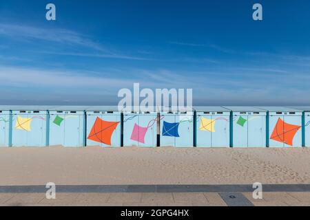 Cabanes de plage de Malo les bains, France, Nord, été Banque D'Images