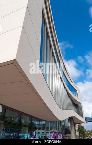 Le Symphony Hall, récemment rénové, se trouve sur la place du Centenaire, dans le centre-ville de Birmingham, où se trouve le CBSO Banque D'Images