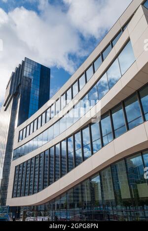 Le Symphony Hall, récemment rénové, se trouve sur la place du Centenaire, dans le centre-ville de Birmingham, où se trouve le CBSO Banque D'Images