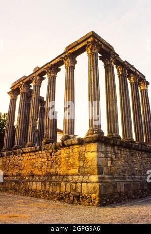 Temple romain à Evora Portugal Banque D'Images