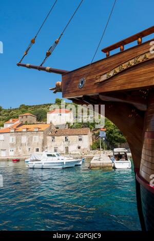 Croatie, Dalmatie, Iles Elaphites, Ile de Sipan, le port de Sudurad, Katraka, une réplique d'un bateau à voile traditionnel croate dans les Iles Elaphites Banque D'Images