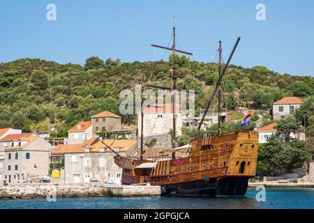 Croatie, Dalmatie, Iles Elaphites, Ile de Sipan, le port de Sudurad, Katraka, une réplique d'un bateau à voile traditionnel croate dans les Iles Elaphites Banque D'Images