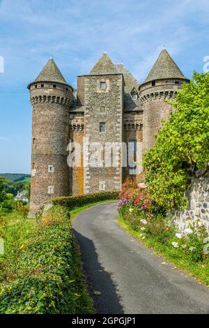 France, Aveyron, Montpeyroux, Château de Bousquet en direction de Laguiole, Aubrac Banque D'Images