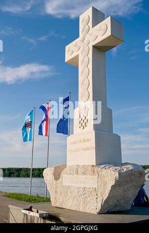 Croatie, Slavonie, Vukovar, mémorial de l'embouchure de la Vuka et du Danube, Croix en l'honneur de tous ceux qui ont donné leur vie pour la Croatie libre et indépendante Banque D'Images