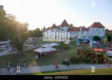 Croatie, Comté de Varazdin, Varazdin, Spancirfest, festival de rue qui a lieu chaque été depuis 1999, Stari Grad (vieille ville) Banque D'Images