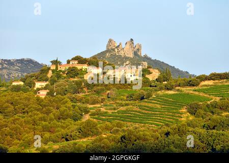 France, Vaucluse, Dentelles de Montmirail, village de Suzette Banque D'Images