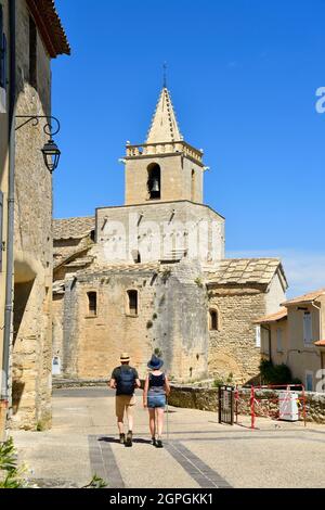 France, Vaucluse, Venasque, labellisés les plus Beaux villages de France (les plus beaux villages de France), église romane notre Dame, XIIe-XIIIe siècles Banque D'Images