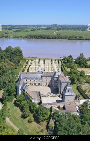 France, Gironde, le Château de Vayres et la rivière Dordogne (vue aérienne) Banque D'Images