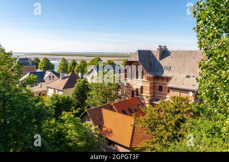 France, somme (80), Baie de la somme, Saint-Valery-sur-somme, la vieille ville, les vieilles villas des armateurs Banque D'Images