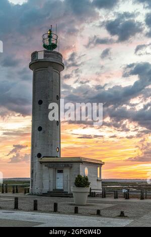 France, somme, Baie de somme, le Hourdel, le phare du hourdel en début de matinée Banque D'Images