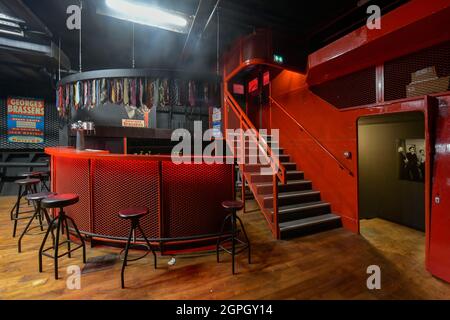 France, Herault, Sète, quai marocain, bateau phare Roquerols, Brassens route, bar dans une salle de concert Banque D'Images