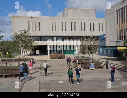 Les étudiants de la semaine des jeunes étudiants du campus de l'université d'Aberystwyth, où l'apprentissage physique et le sport reprennent malgré la pandémie de Covid19, Ceredigion, pays de Galles, Royaume-Uni Banque D'Images