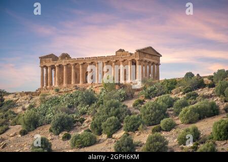 temple grec classique à agrigento Banque D'Images
