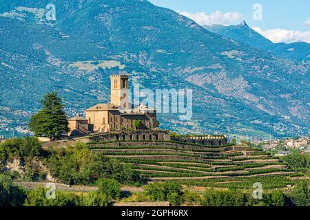 Le plus grand château de Sarre (Castello Reale di Sarre), dans la vallée d'Aoste, au nord de l'Italie. Banque D'Images