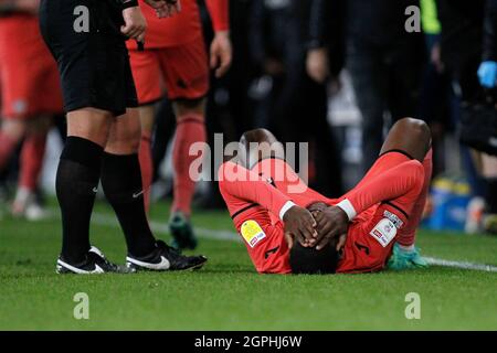 Londres, Royaume-Uni. 29 septembre 2021. Olivier Ntcham de Swansea City lors du match de championnat EFL Sky Bet entre Fulham et Swansea City à Craven Cottage, Londres, Angleterre, le 29 septembre 2021. Photo de Carlton Myrie. Utilisation éditoriale uniquement, licence requise pour une utilisation commerciale. Aucune utilisation dans les Paris, les jeux ou les publications d'un seul club/ligue/joueur. Crédit : UK Sports pics Ltd/Alay Live News Banque D'Images