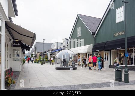 Centre commercial Kildare Village, Nurney Road, County Kildare, République d'Irlande Banque D'Images