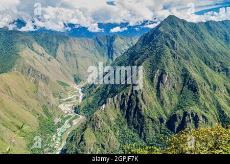 Centrale hydroélectrique dans la vallée de la rivière Urubamba, Pérou Banque D'Images