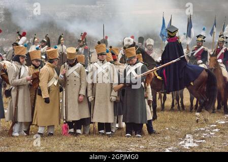 Borisov, Bélarus - 25 novembre 2018 : reconstruction historique la bataille de Berezina dans la guerre napoléonienne entre les armées russes et françaises en 1812. Cros Banque D'Images