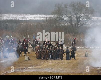 Borisov, Bélarus - 25 novembre 2018 : reconstruction historique la bataille de Berezina dans la guerre napoléonienne entre les armées russes et françaises en 1812. Cros Banque D'Images