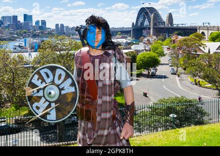 Sydney, Australie. 30 septembre 2021. Restrictions anti COVID-19 le manifestant Rob Rizzo, vêtu de la régalia de liberté « Braveheart » de Mel Gibson, pose pour des photos alors que l'Australie et le monde désapprouvent de plus en plus l'approche sévère du gouvernement australien à l'égard des restrictions aux coronavirus. Crédit : Robert Wallace / Wallace Media Network / Alay Live News Banque D'Images