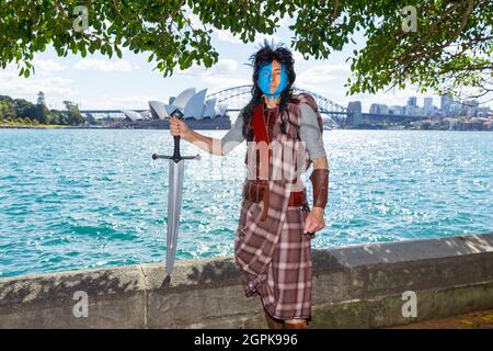 Sydney, Australie. 30 septembre 2021. Restrictions anti COVID-19 le manifestant Rob Rizzo, vêtu de la régalia de liberté « Braveheart » de Mel Gibson, pose pour des photos alors que l'Australie et le monde désapprouvent de plus en plus l'approche sévère du gouvernement australien à l'égard des restrictions aux coronavirus. Crédit : Robert Wallace / Wallace Media Network / Alay Live News Banque D'Images