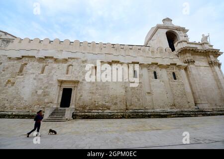 Cathédrale de Syracuse sur la Piazza Duomo, île d'Ortygia, Syracuse, Sicile, Italie. Banque D'Images