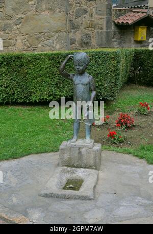 Église de Santa Maria de Hostalets de Bas située dans la région de Garrotxa dans la province de Gérone-Catalogne Banque D'Images