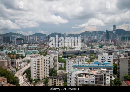 Vue panoramique, au sud, de Kowloon, avec l'île de Hong Kong au loin, en 2009 Banque D'Images