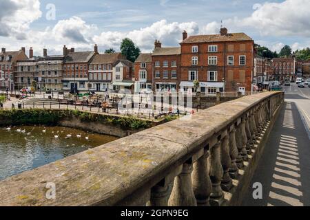 La rivière Severn et Severn Side South depuis le pont de la rue Load, Bewdley, Worcestershire Banque D'Images