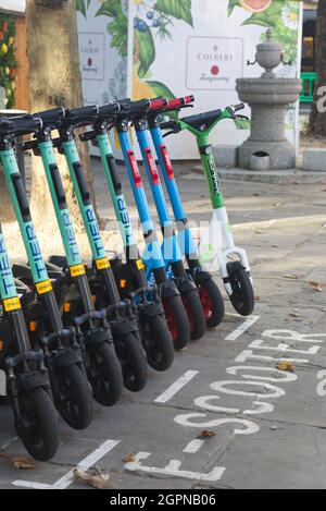 location de scooters électroniques à Londres Banque D'Images