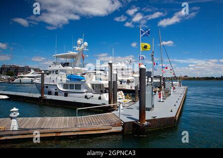 Boston, Etats-Unis - 2 juillet 2016 : entrée à Boston Waterboat Marina.situé sur le long Wharf historique dans le port de Boston, Boston Waterboat Marina est à quelques pas Banque D'Images