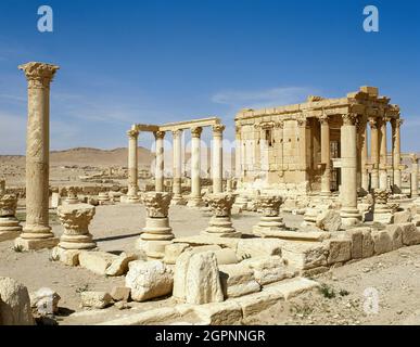 Syrie, Palmyra. Ancienne ville, déjà documentée dans le 2ème millénaire. Vue générale du Temple romain consacré à Baalshamin, dieu des cieux. 1er siècle après J.-C. (Oasis de Tadmor). (Photo prise avant sa destruction par l'État islamique en 2015, pendant la guerre civile syrienne). Banque D'Images