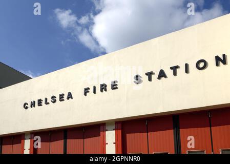 Londres, Angleterre, Royaume-Uni. Caserne de pompiers de Chelsea sur King's Road Banque D'Images