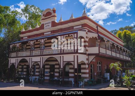 Extérieur de l'Imperial Hotel, Ravenswood, Queensland du Nord, Australie Banque D'Images