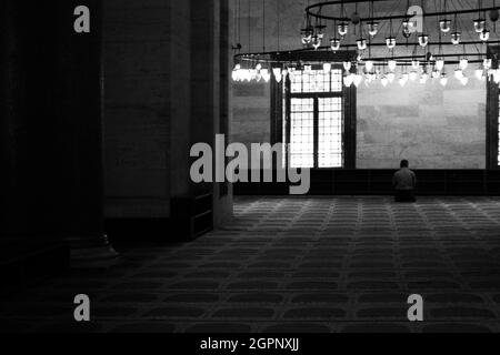 Istanbul, Turquie ; 27 mai 2013 : les musulmans prient dans la mosquée Suleymaniye. Banque D'Images