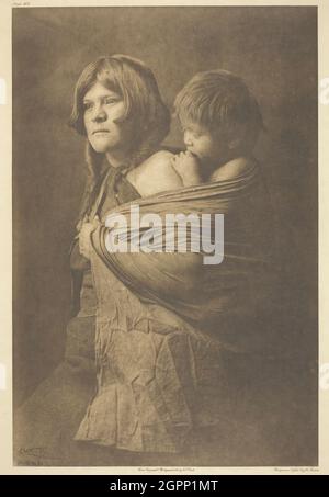Une mère Hopi, 1921. Photo-gravure, plaque 403 de "l'Indien de l'Amérique du Nord, volume 12" (1922). Banque D'Images