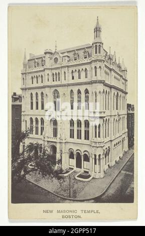 New Masonic Temple, Boston, années 1860. [Le temple de Fremasons, au coin des rues Tremont et Boylston, Boston, Massachusetts, États-Unis]. Imprimé albumine (carte-de-visite). Banque D'Images