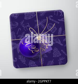 Boîte cadeau de Noël Realistic Vector Template. Contenant en papier avec étiquette de vœux et boule à jouets. Illustration de la conception de l'emballage des fêtes. Main Illustration de Vecteur