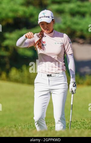 Pocheon, Gyeonggi, Corée du Sud. 30 septembre 2021. 30 sept 2021-Pocheon, Corée du Sud-Lee min Ji d'Australie action sur le 4ème vert lors d'un CHAMPIONNAT du GROUPE FINANCIER KLPGA HANA à Adonis CC à Pocheon, Corée du Sud. (Credit image: © JJ-Joung via ZUMA Press Wire) Banque D'Images