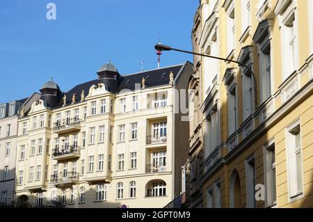 POZNAN, POLOGNE - 08 mars 2015 : un bel ancien immeuble d'appartements en poutres apparentes dans le centre-ville de Poznan, Pologne Banque D'Images