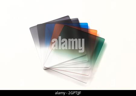 Ensemble de filtres de photographie de couleur graduée sur fond blanc Banque D'Images