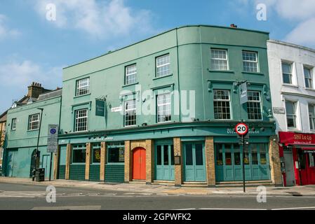 Victoria Tavern public House or pub Corner Chilingworth Road and Holloway Road London Borough of Islington Angleterre Britain Banque D'Images