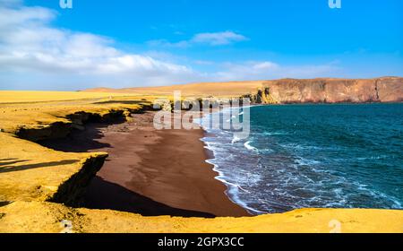 Red Beach à la réserve nationale de Paracas au Pérou Banque D'Images