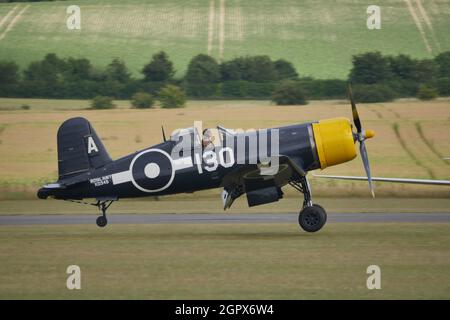 Duxford England Flying Legends Air Show 11 JUILLET 2015 chance de voir le Corsair F4U. Le F4U Corsair est un avion de chasse basé sur un transporteur américain utilisé pendant la Seconde Guerre mondiale et la guerre de Corée. Banque D'Images