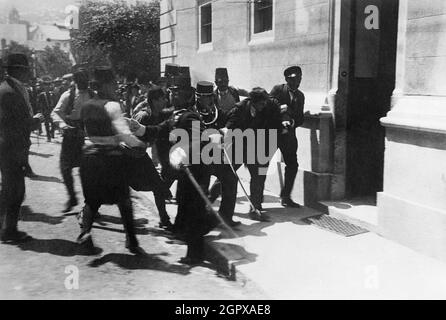 L'arrestation de l'assassin Gavrilo Princip le 28 juin 1914, 1914. Collection privée. Banque D'Images