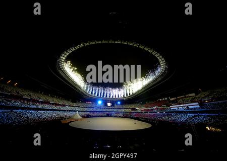 23 JUILLET 2021 - TOKYO, JAPON : feux d'artifice lors de la cérémonie d'ouverture des Jeux Olympiques de Tokyo 2020 (photo de Mickael Chavet/RX) Banque D'Images
