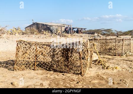 Village Cabo de la Vela situé sur la péninsule de la Guajira, Colombie. Matériel de pêche sur une plage. Banque D'Images