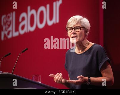 Kate Green, ancienne Secrétaire d'État fantôme pour l'éducation, s'exprime à la Conférence du Parti travailliste à Brighton. Banque D'Images